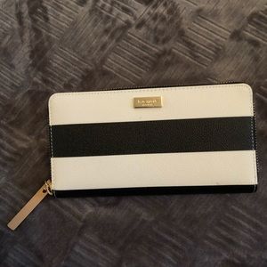 Kate Spade Wallet ♠️